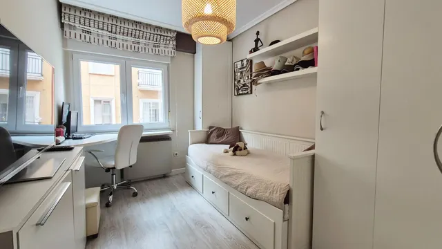 PISO VENTA SALAMANCA. Urbis te ofrece un piso reformado en venta en Garrido Sur, Salamanca. — 23