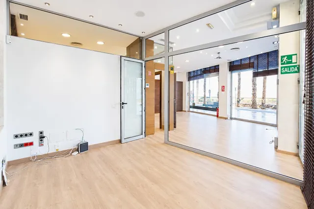 Local comercial en Plaza Castellini, Cartagena – Visibilidad - foto 2