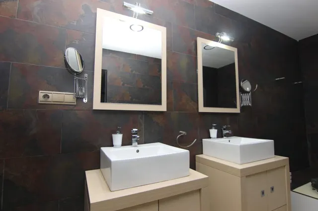 Alquiler larga estancia chalet con piscina — 31
