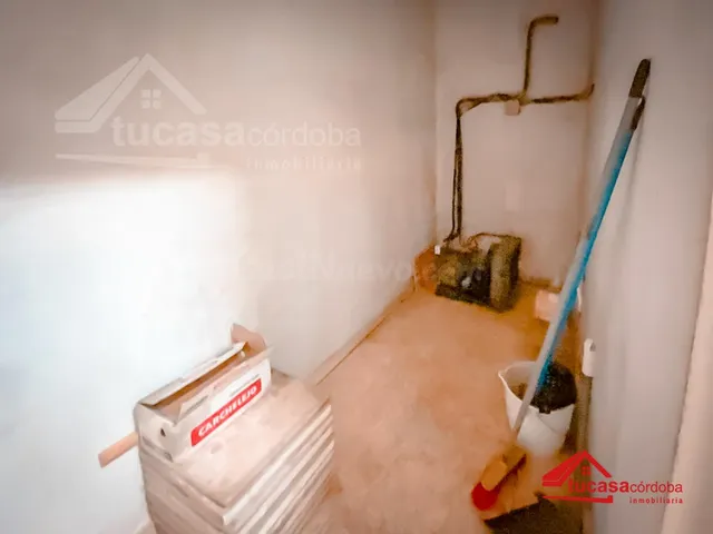 Amplio local comercial en Huerta de la Reina, Córdoba - foto 5