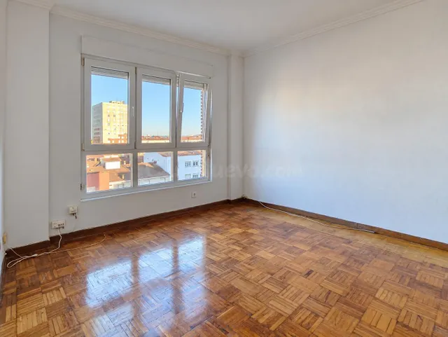 Piso luminoso con vistas al mar en La Calzada, Gijón | 3 hab - foto 4