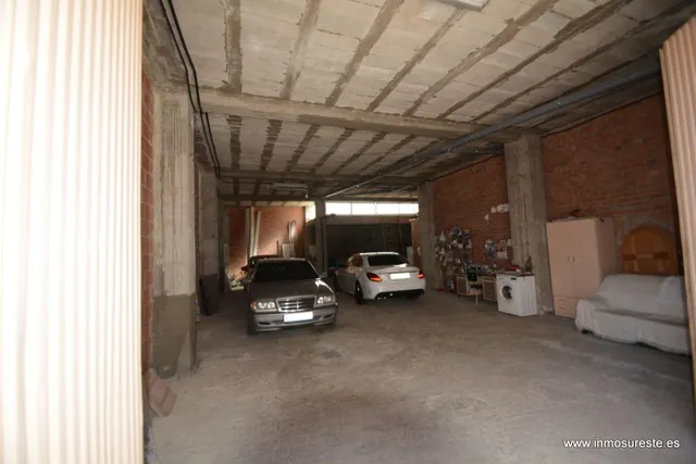 Local comercial en Orihuela, zona Comisaría Policia Nacional, 146 m2. construidos con 1 aseo. — 3