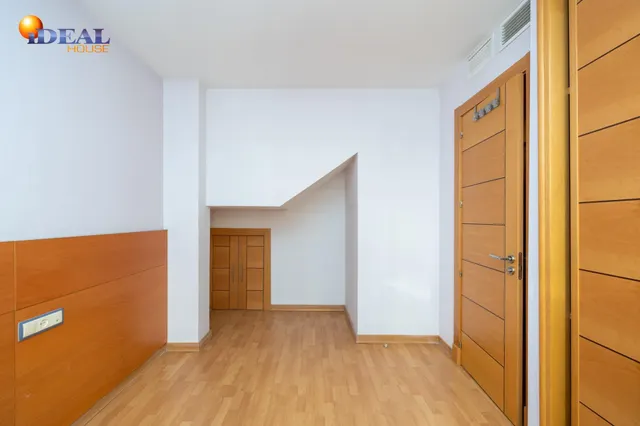 Casa exclusiva junto a Acera del Darro. Pleno centro de Granada. Seminueva y con ascensor propio — 22