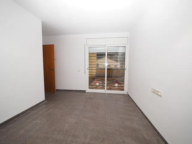 SE VENDA CASA UNIFAMILIAR EN CUBELLES, ZONA MAS TRADER — 18