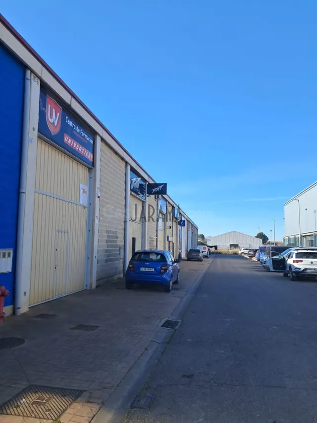 Nave Industrial en venta junto a Tudela - foto 3
