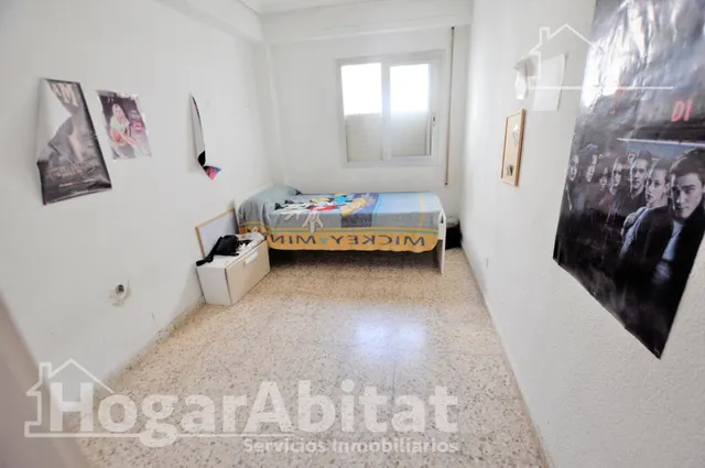 AMPLIO Y EXTERIOR CON BALCÓN Y TRASTERO, EN EL CENTRO — 15