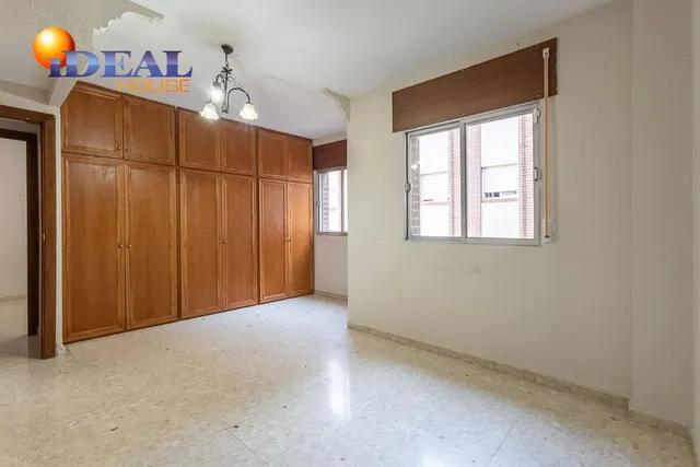 Espacio, luz y comodidad en una vivienda con grandes posibilidades en zona Alcampo — 15