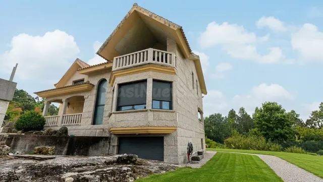 CHALET DE PIEDRA INDEPENDIENTE — 2