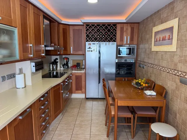 Ático 4 habitaciones 145m² en venta - Zona Las Mesas — 4
