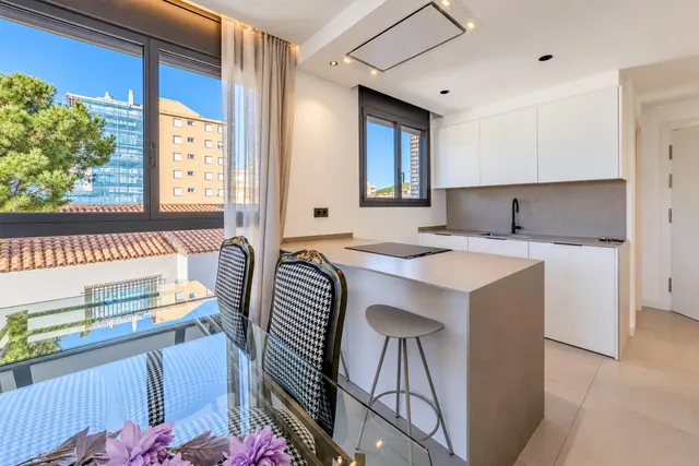 Vivir frente al mediterráneo: exclusivo piso en primera línea de mar en calafell — 11
