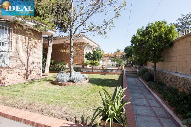 A6096J1. MAGNIFICO CHALET CON PISCINA EN COLINAS BERMEJAS — 32