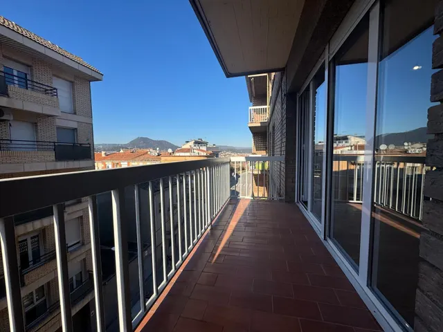 PISO REFORMADO DE 4 habitaciones EN MANRESA — 19