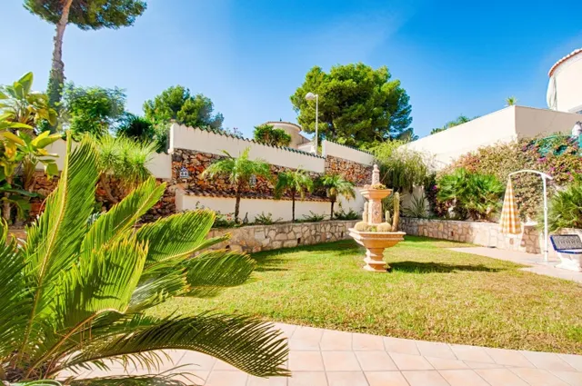 MAJESTUOSA VILLA CON VISTAS AL MAR, CERCA DE LA PLAYA DE LA FUSTERA, BENISSA — 27
