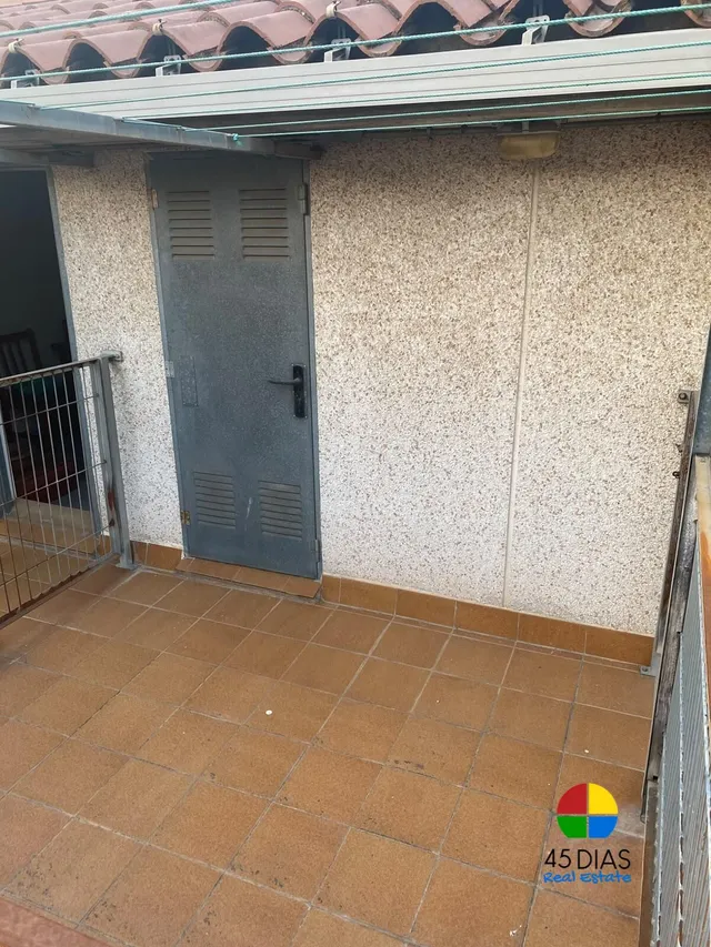Piso seminuevo en Ripollet cerca a la estación, con parking, terraza y trastero incluido — 12