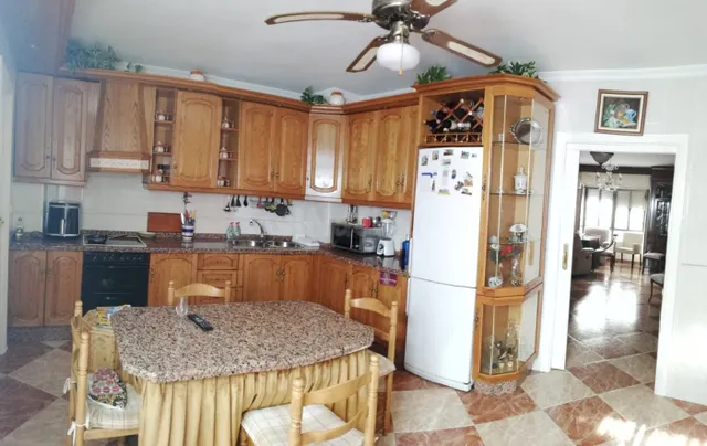 CASA CON COCHERA DOBLE — 2