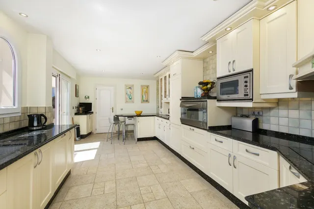 Chalet 5 habitaciones 486m² en venta - Marbella — 24