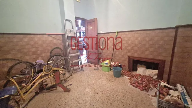LOCAL COMERCIAL EN LA PENILLA. — 28