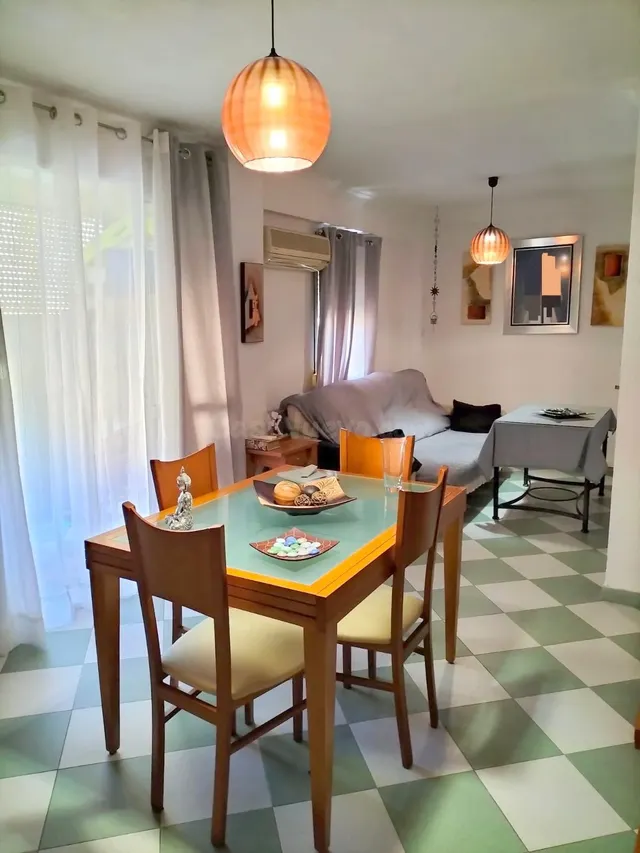 Piso exterior en venta en San Juan Bajo – Luminoso y con ter