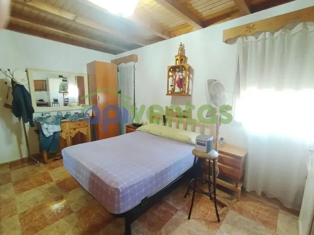 Casa vallada de 3 plantas — 16