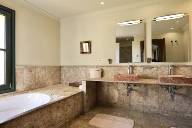 Chalet 6 habitaciones 980m² en venta - Costa del Sol — 22