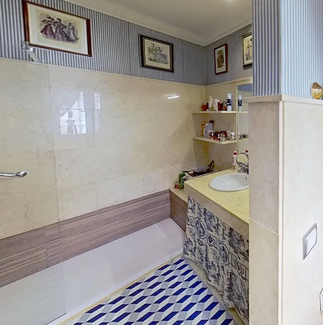 EXCELENTE PISO EN CALLE REJAS DE LA VIRGEN — 38