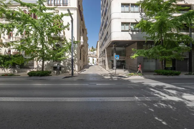Oportunidad de Inversión: Plazas de Garaje en Gran Vía desde 24.900€. — 25