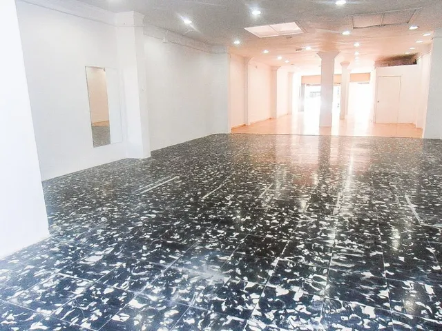 Local diáfano en venta, Sabadell, zona  Creu de Barbera — 11