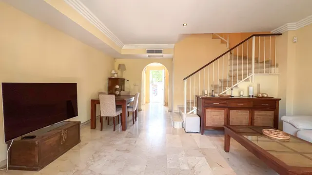 Casa adosada de 4 dormitorios en El Rosario, Marbella — 10