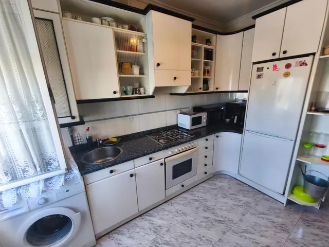 FANTASTICA OPORTUNIDAD 8º PISO 92m2 en AVENIDA GASTEIZ esq. Beato - LUZ Y VISTAS- 3 hab. para entrar a vivir o Actualizar — 10