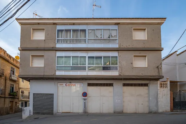EDIFICIO Y GRAN SOLAR EN EL CENTRO DE ORGIVA