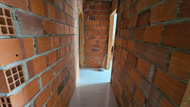 Nave comercial con alojamiento, aparcamiento y parcela en A Gándara — 24