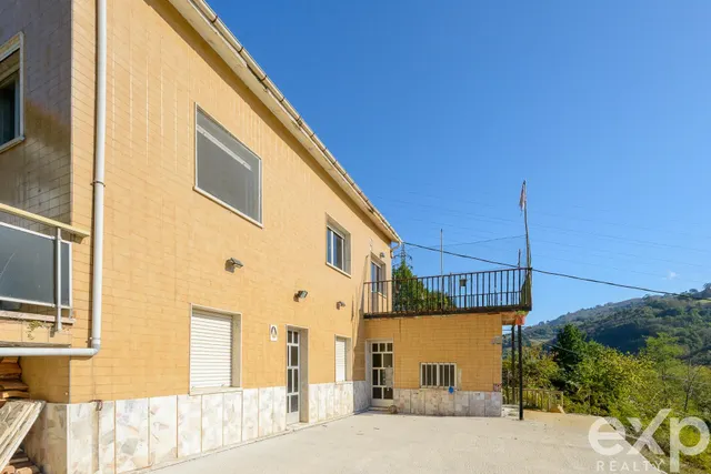 Casa con finca de 4.749 m2, cochera y granero en san martín del rey aurelio — 43