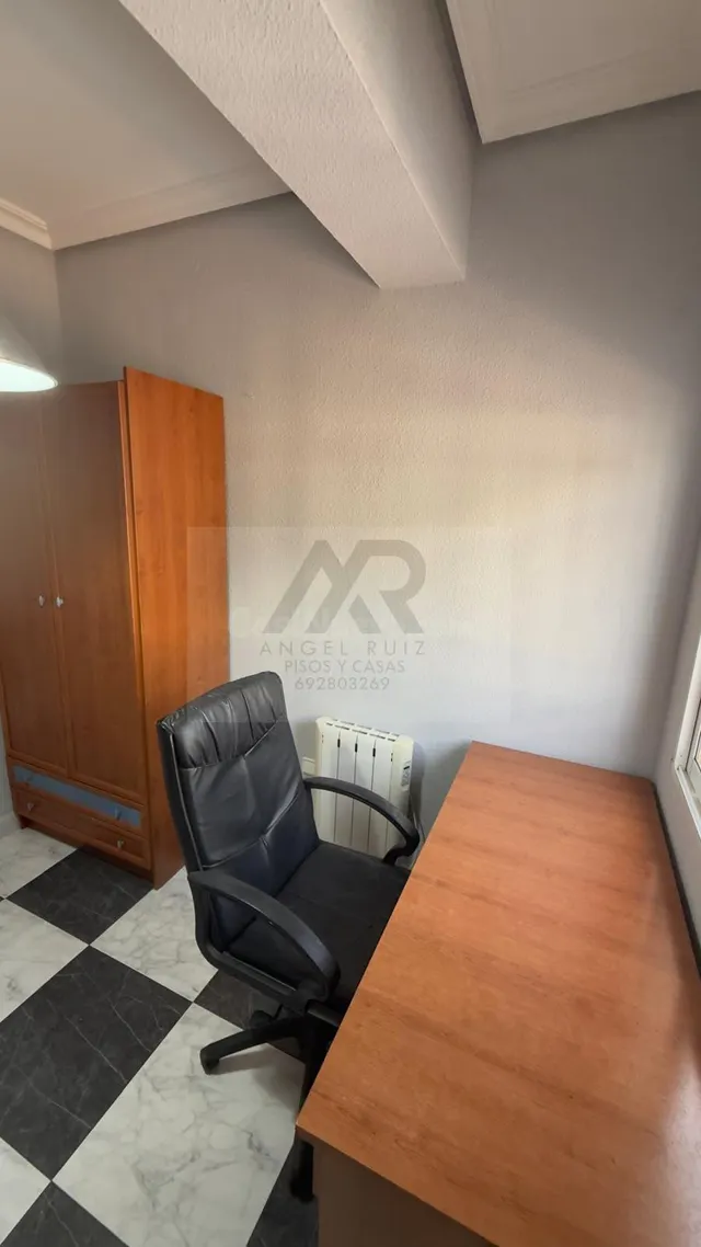 Piso de 3 dormitorios totalmente amueblado junto al estadio romano de Mérida – ideal inversores — 18