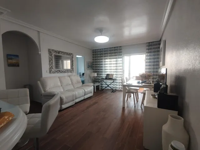 Apartamento reformado en segunda linea de playa  con vistas al mar en Guardamar del Segura — 11