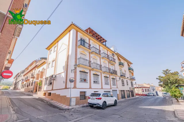 Piso de 3 Dorm. con PLAZA DE APARCAMIENTO (Sin ascensor)