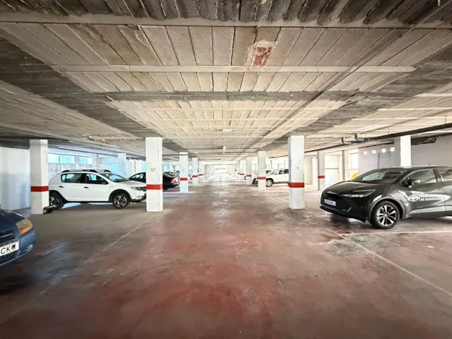 Local comercial 2800m² en venta - Estacion de autobuses — 13
