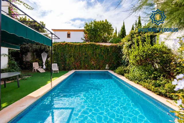 Preciosa casa en Ogíjares con piscina y jardín — 18