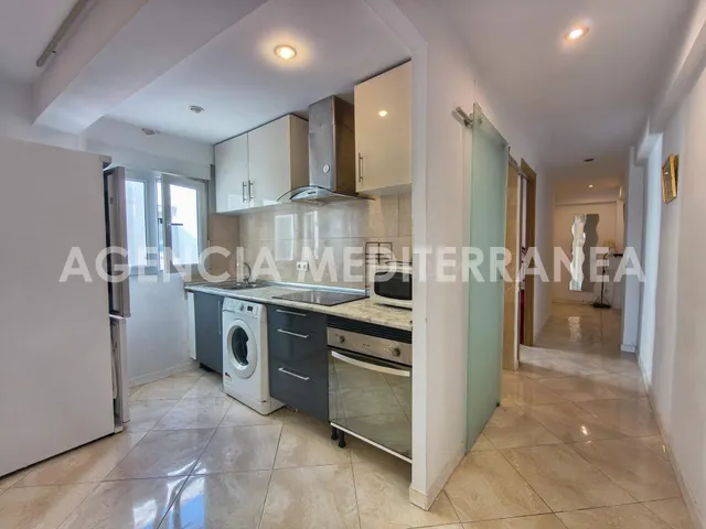 ¡Descubre esta encantadora vivienda, situada a pocos metros del Puerto de Valencia! — 3
