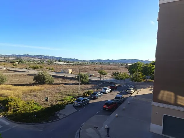 SE VENDE PISO PARA ENTRAR A VIVIR A 20 MINUTOS DE ALICANTE, 