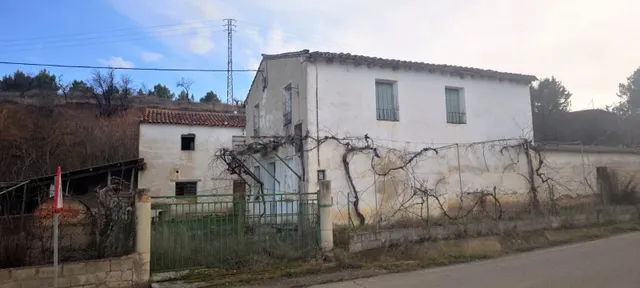 Casa con terreno 2 habitaciones 126m² en venta - Poligono la