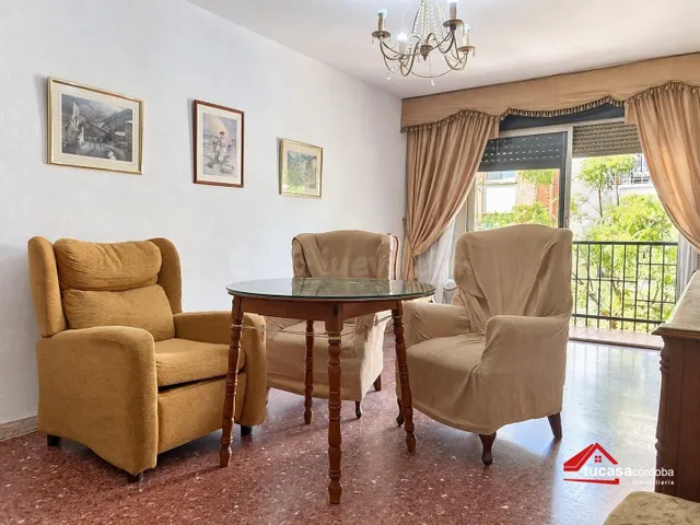 PISO EN VENTA EN SANTA ROSA – 4 DORMITORIOS, 2 BAÑOS Y TERRAZA — 2