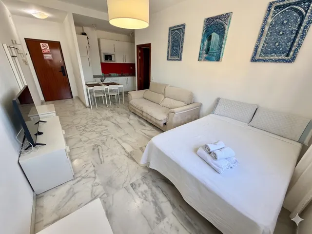 Apartamento turístico con licencia y en explotación a la ven - foto 2