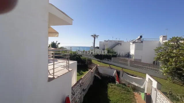 Adosado de 2 plantas en Torre de Benagalbon - foto 3