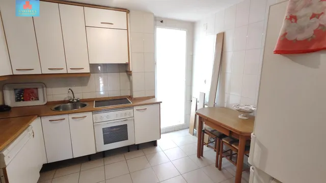 Amplio piso en alquiler  4 habitaciones, Zona SUR, Sto. Tomás — 6