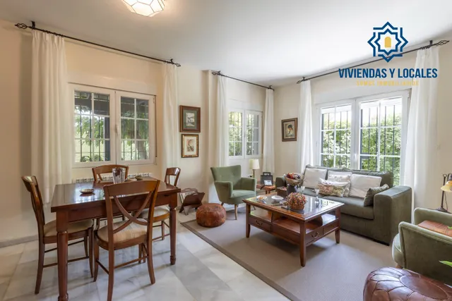 Chalet pareado con piscina, jardín y bonitas vistas a Granada en La Zubia — 7