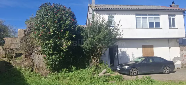 vivienda soleada a tan solo 5 minutos de Carballo, dirección