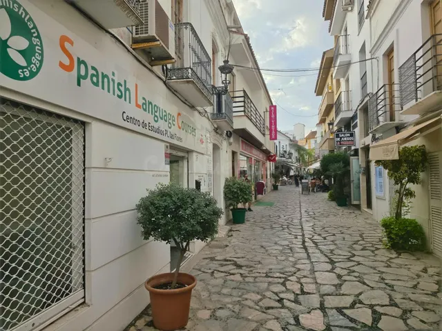 Local comercial casco antiguo Estepona - foto 2