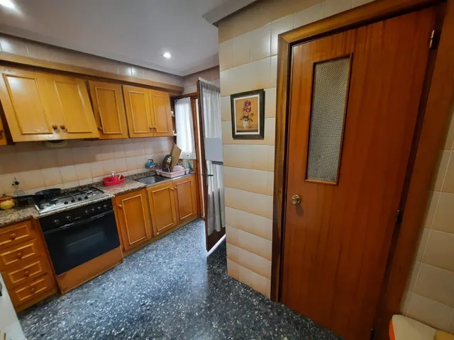 VIVIENDA CON GARAJE — 8