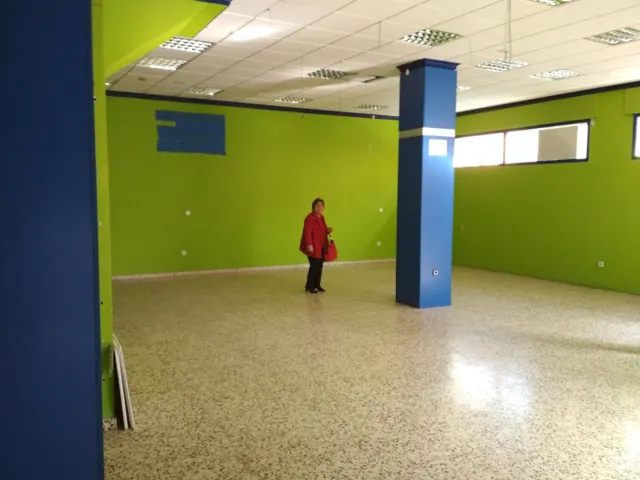 Local comercial — 3
