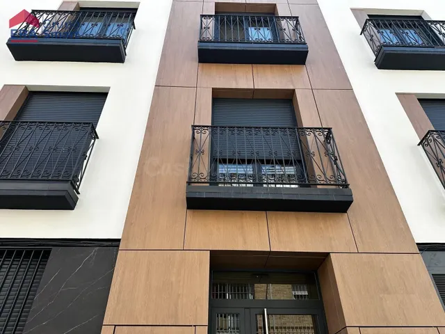 Dúplex Exclusivo con Piscina, Garaje y Terraza Privada - foto 2